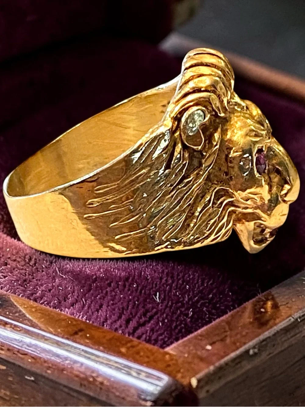 MENS Estate Custom 14k Yellow Gold Ruby Eye LION HEAD Ring Size 9